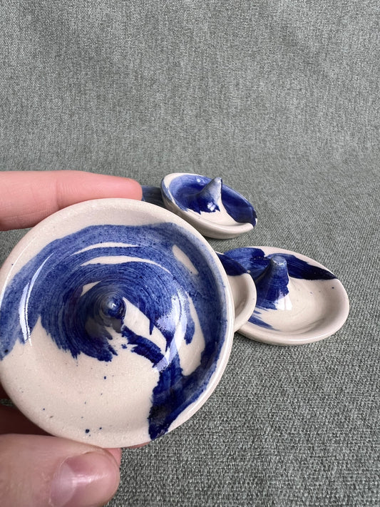 Blue stroke ring dish